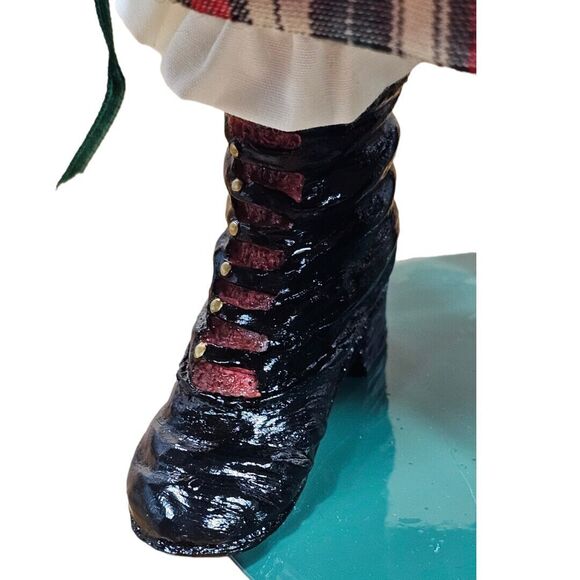 Yesterdays Doll Boyds Collection “Joy” Preowned 545/12,000 Piece With Stand - Picture 9 of 10